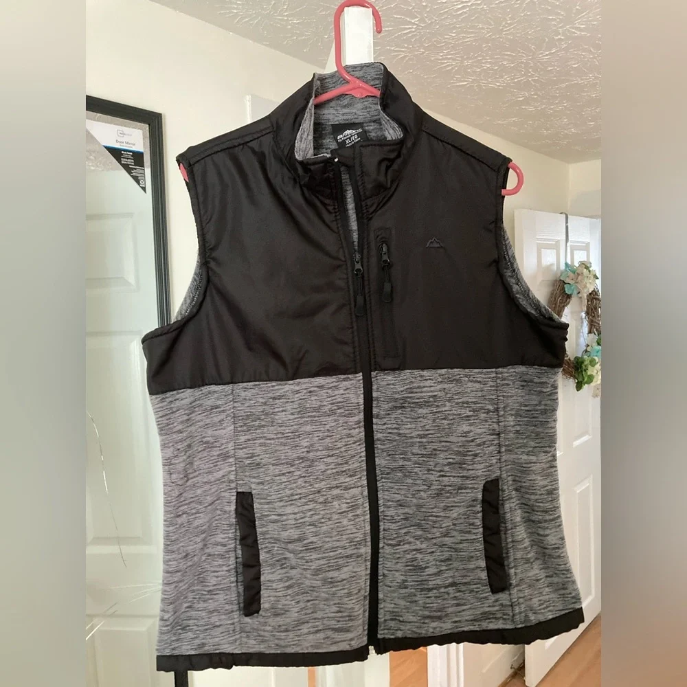 Snozu Platinum Collection Gray Vest - Picture 1 of 15